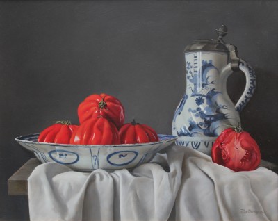Spanish Tomatoes in a Kraak dish with Delft jug